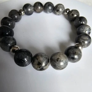Pulsera de estiramiento de cuentas redondas de 10 mm de piedras preciosas de larvikita 6" - Imagen 1 de 6