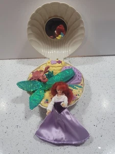 Disney Little Mermaid Ariel Clamshell 1992 juego compacto Irwin Polly Pocket - Imagen 1 de 12