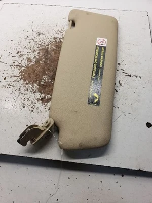 Солнцезащитный козырек для водителя седана без подсветки подходит для 02–08 AUDI A4 1161590 - Изображение 1 из 4