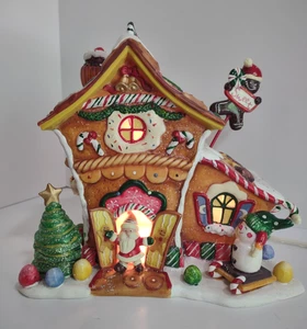 Holiday Time 2004 Village Collectibles Gingerbread House Santa’s Workshop - Bild 1 von 15