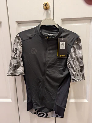 CAMISETA SKINS CYCLE HOMBRE ELITE MEDIANA GRAFITO CORTE CARRERA NUEVA CON ETIQUETAS Foto 1 de 4