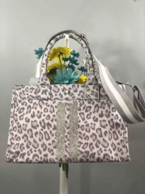 Me gustó nuevo ~ Bolso de Mano Grande Kaola Acolchado Gris Leopardo Tiras Centrales Foto 1 de 4