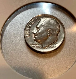 Mint 1982 p Roosevelt Dime - Error -"w" and partial 2 showing - Picture 1 of 2