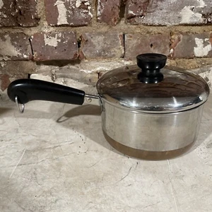 Revere Ware 1 1/2 Qt Sauce Pan W/ Lid 1801 Copper Bottom Clinton ILL 98f VTG - Picture 1 of 4