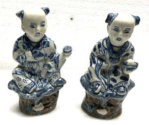 Deux STATUETTES en porcelaine de Chine - Picture 1 of 7
