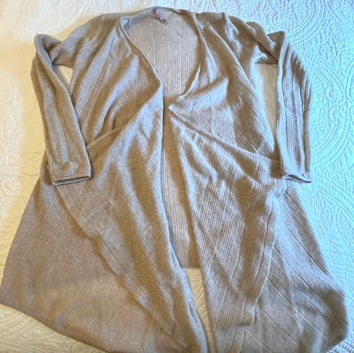 100% Cachemira Cortador LARGO Suéter Beige Artesanía Fieltro B Foto 1 de 4