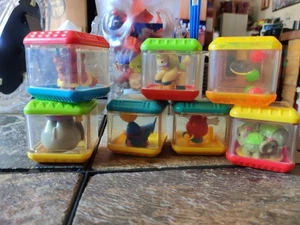 Fisher Price Peek-A-Boo Blöcke Menge 7 sensorisches Spielzeug Tiere Formen Farben - Bild 1 von 3