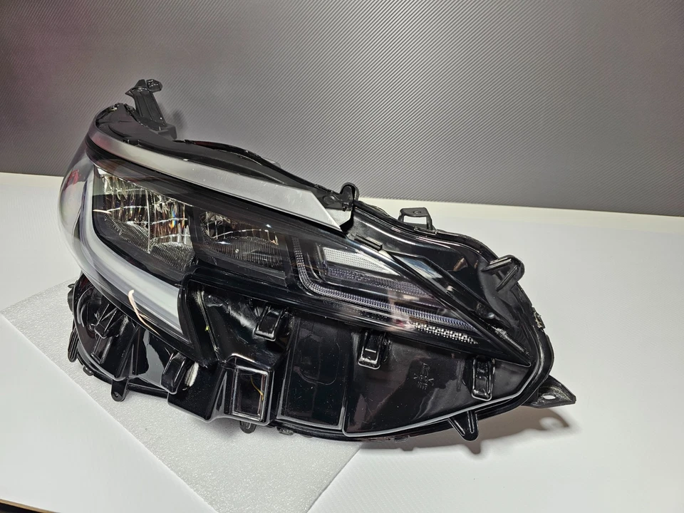 Toyota Sienna XSE OEM LED Right Headlight 2021 2022 2023 2024 2025 Foto 1 de 4