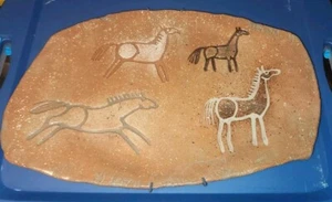 Large Earthstones Petroglyph Horses Platter Plate 18x12 Inches - Picture 1 of 7