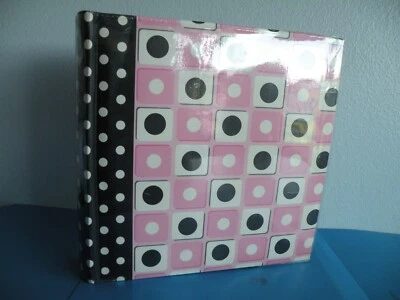 Polka dot pink blk new 9x9  Photo Album - 200 4x6 Photos by Present Perfect C3 - Image 1 of 4