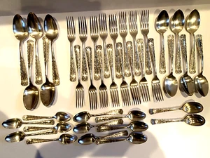 1847 Rogers Bros Silverware Vintage 40 Piece Set with 2 Scalloped Sugar Spoons - Picture 1 of 15