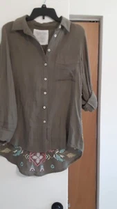 Kyla Seo Embroidered Flower Blouse Olive Green (military) Small. New - Picture 1 of 8