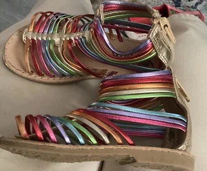 Sandalias para niños pequeños niñas talla 6 correas multicolores con cremallera trasera - Imagen 1 de 5