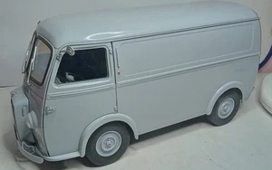 Norev 1/18 Peugeot D3A Windschutzscheibe blickdicht GUTER ZUSTAND OHNE BOX ge - Bild 1 von 8