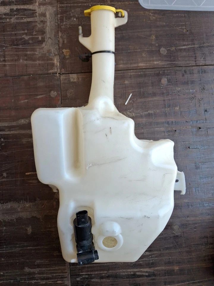 Dodge Caravan Washer Fluid Resevoir - Image 1 of 4