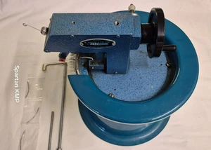 KNITTING MACHINE ACCESSORIES MANUAL D10H ROTARY LINKER WITH SPARE NEEDLES - Picture 1 of 2