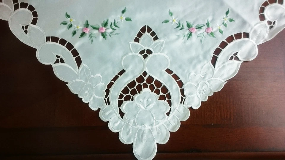 GRANT LINEN Embroidered Handmade Rose bud Embroidery Fabric 42x42" Square Tablecloth