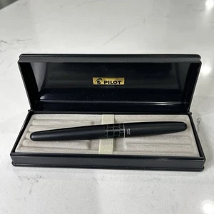 Vintage Pilot Matte Black Fountain Pen Fine Nib Japan with Case - Picture 1 of 14