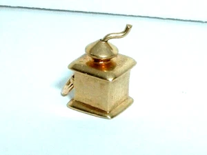 CIONDOLO VINTAGE ORO GIALLO 14k MACINACAFFÈ MOBILE - Foto 1 di 4