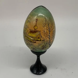 ¿Ruso? Huevo de madera pintado a mano con soporte casa paisaje con daños - Imagen 1 de 8