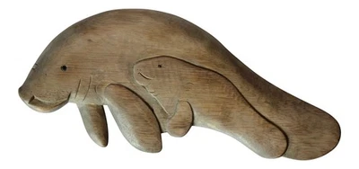 Madre manatí con placa de pared de madera tallada para bebé 14 pulgadas acabado natural Foto 1 de 2