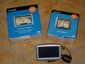 3 GPS- 2 Garmin and a TomTom - Picture 1 of 2