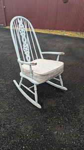 Vintage Windsor beechwood and elmwood rocking chair, 1970 - Picture 1 of 4