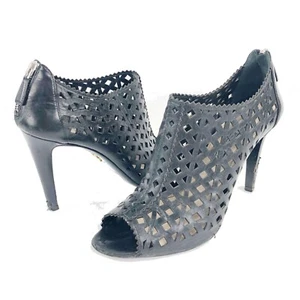 Prada 9,5 Schuhe schwarzes Leder lasergeschnittenes Peep offene Zehenpartie Stiefeletten Pumps rückwärtige Reißverschlüsse 40 - Bild 1 von 8