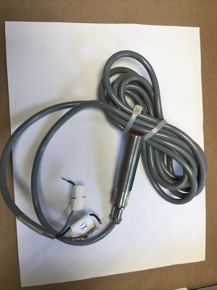 Cutler Hammer E57MA18T100 Proximity Sensor Eaton/Cutler Hammer VDC - Image 1 of 3