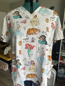 Disney Princesses “Friendship Goals” Women’s Scrub Top Size 2XL - Picture 1 of 3