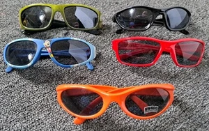 Lot Of 5 Assorted Kids Sunglasses - Picture 1 of 2