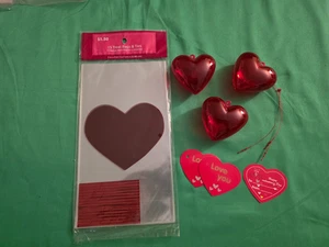 Valentinstag 15 Leckerlisäcke mit Krawatten 16 Schaumstoffaufkleber 3 Herzkapseln Posten Neu Geschenk - Bild 1 von 10