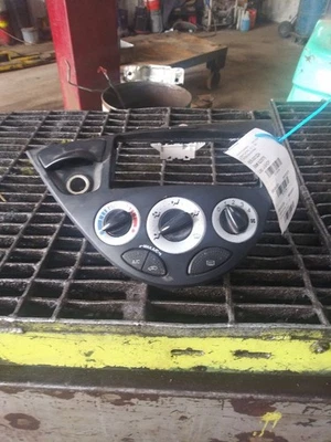 Heat Cool Climate Temperature Control Black Finish Fits 00-07 FOCUS 1732148 - Image 1 of 4