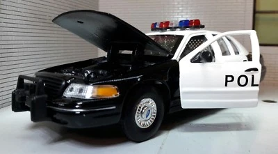Ford Crown Victoria Police Welly LGB 1:24 Scale Detailed Diecast Model Car 1999 - Image 1 of 4