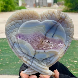 323G Naturalagate Amethyst Handcarved heart-shaped crystal specimen - Photo 1/23