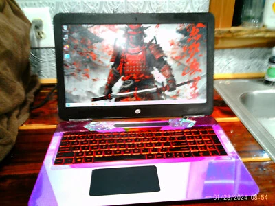 HP OMEN 15 THUNDER OMEN ax243dx,i7 intel 2.8-3.80ghz,500gb,256gb m.2,16gb, 17.3' Foto 1 de 4