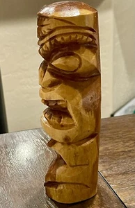 Tótem Tiki Polinesio Hawaiano De Colección Estatua Tallada a Mano Guerrero De Madera 8" De Alto - Imagen 1 de 10