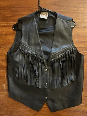 Chaleco con flecos de cuero Neutral Zone Apparel para mujer talla grande cuero negro a presión Foto 1 de 3
