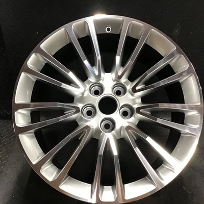 2016-2018 凯迪拉克 CT6 4765 车轮 20x8-1/2 18 辐条边缘银色抛光 23391985 — 第 1/4 张图片