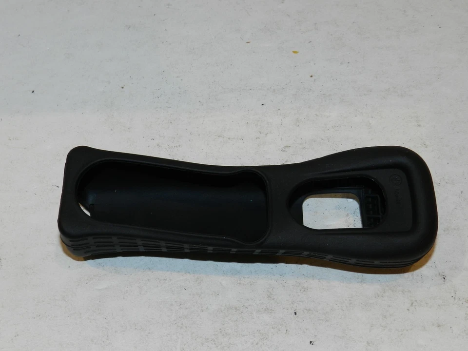 Genuine NINTENDO WII CONTROLLER REMOTE COVER CASE PINK GREEN RED CLEAR RVL-022 - Image 1 of 1