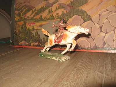 Guerrero indio montado en elastolina Tipple Topple Foto 1 de 4