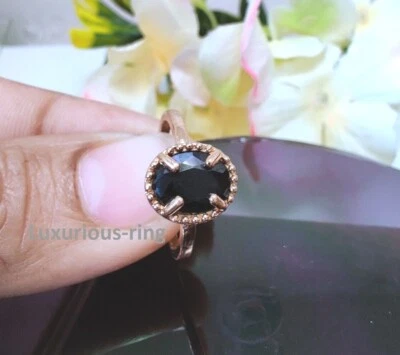 Anillo de boda solitario de piedra circonita negra corte ovalado de 2 quilates de oro rosa de 10 quilates anillo de 4 puntas Foto 1 de 4