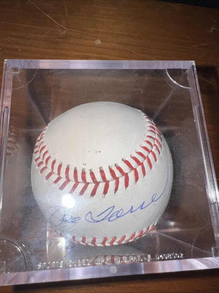 BÉISBOL OFICIAL RAWLINGS MLB FIRMADO/AUTOGRAFIADO POR JOE TORRE Foto 1 de 1