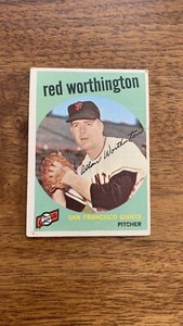 1959 Topps Baseball Card # 28 Red Worthington