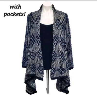 BCBG Suéter Mediano M Abrigo Cárdigan Abierto BOLSILLOS Suaves Azul Marino y Blanco Geométrico Foto 1 de 4