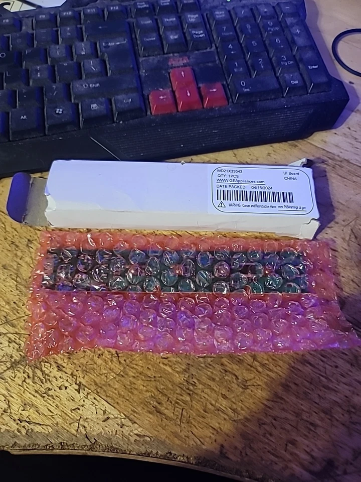 GE WD21X33543 UI Control Board. Box Damaged Part New - Image 1 of 2