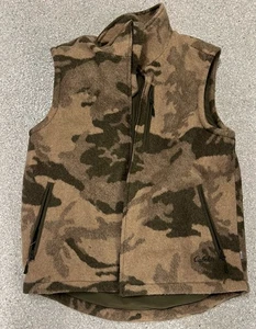 cabelas outfitter camo Vest Size Large - Picture 1 of 2