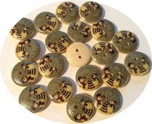 10 x 15mm Wood effect buttons with Two Snowmen and Christmas tree pattern. - Picture 1 of 1
