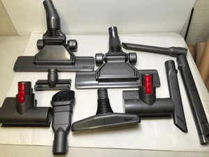 Lotto 10 Accessori Aspirapolvere Dyson Attacchi Ricambi Aspirapolvere Vari Modelli Animali - Foto 1 di 1