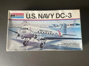 Vintage 1975 - MONOGRAM 7590. U.S NAVY DC-3. 1:72 - Complete - Picture 1 of 8